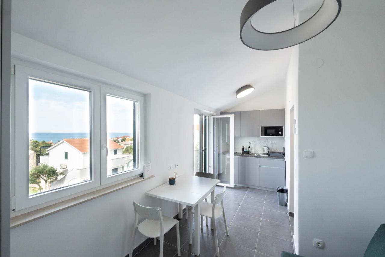 Apartmani Lovren Новаля Екстер'єр фото