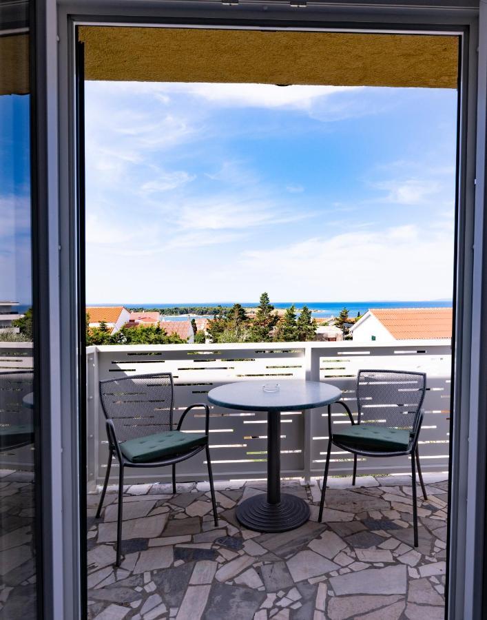 Apartmani Lovren Новаля Екстер'єр фото