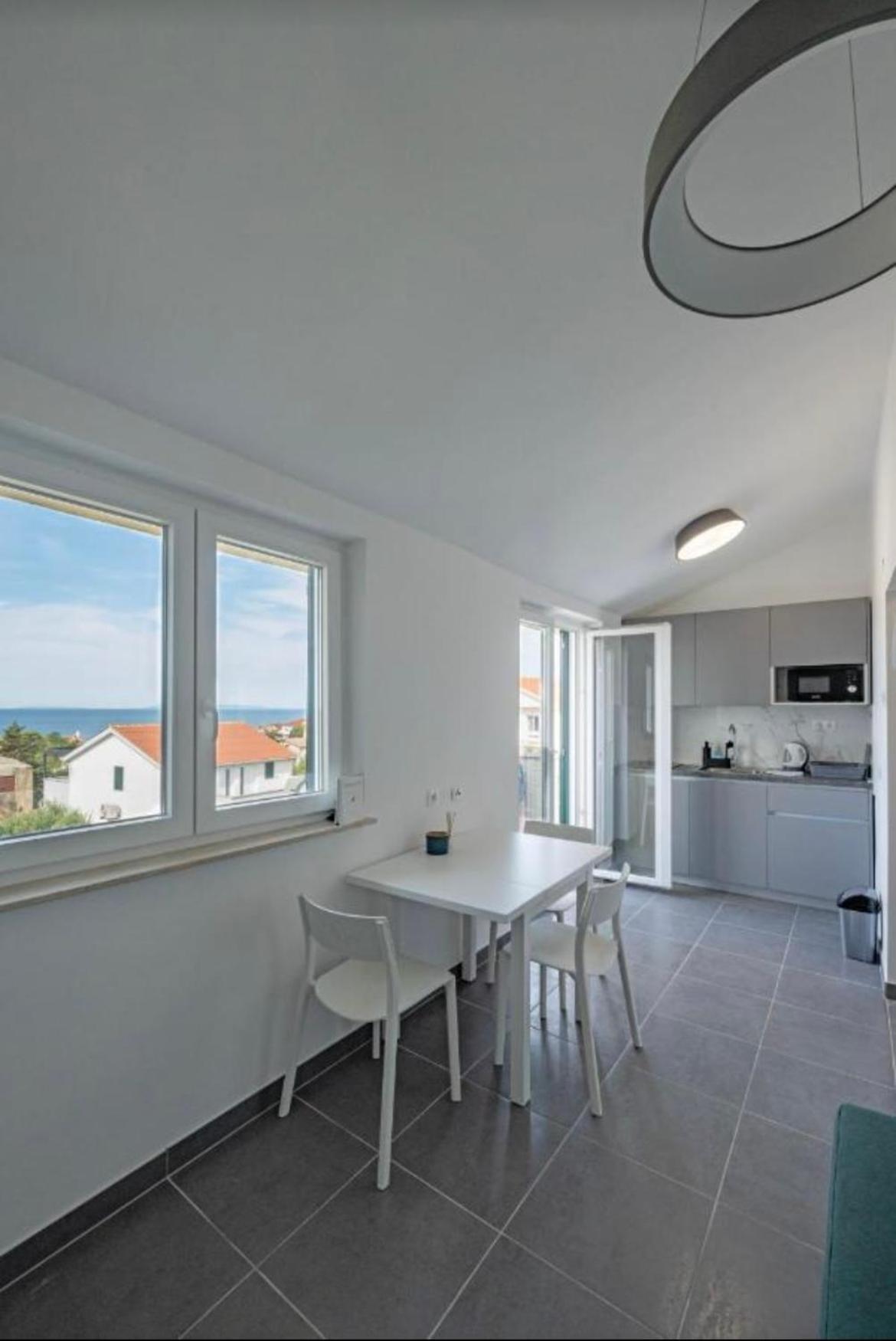 Apartmani Lovren Новаля Екстер'єр фото