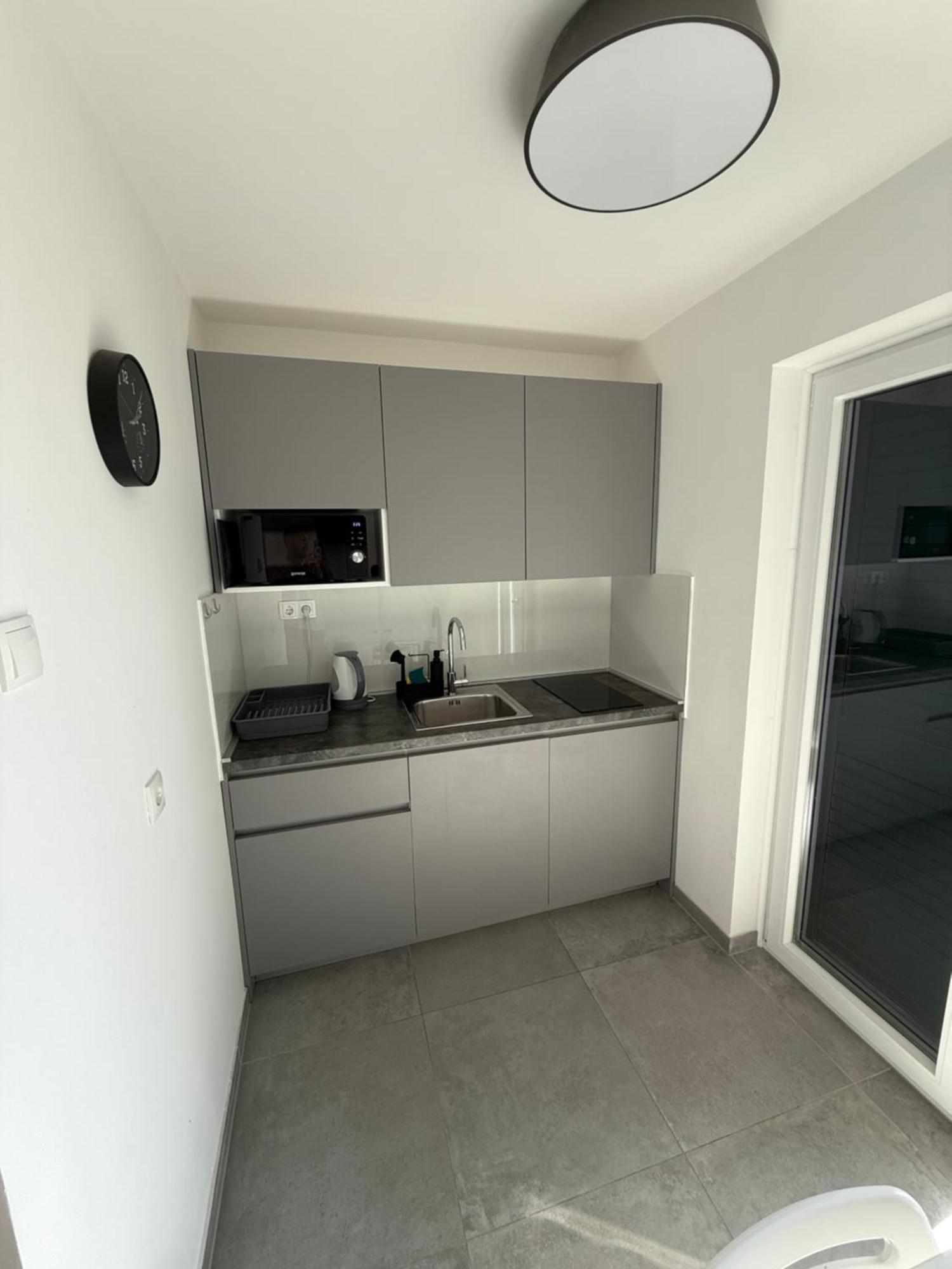 Apartmani Lovren Новаля Екстер'єр фото